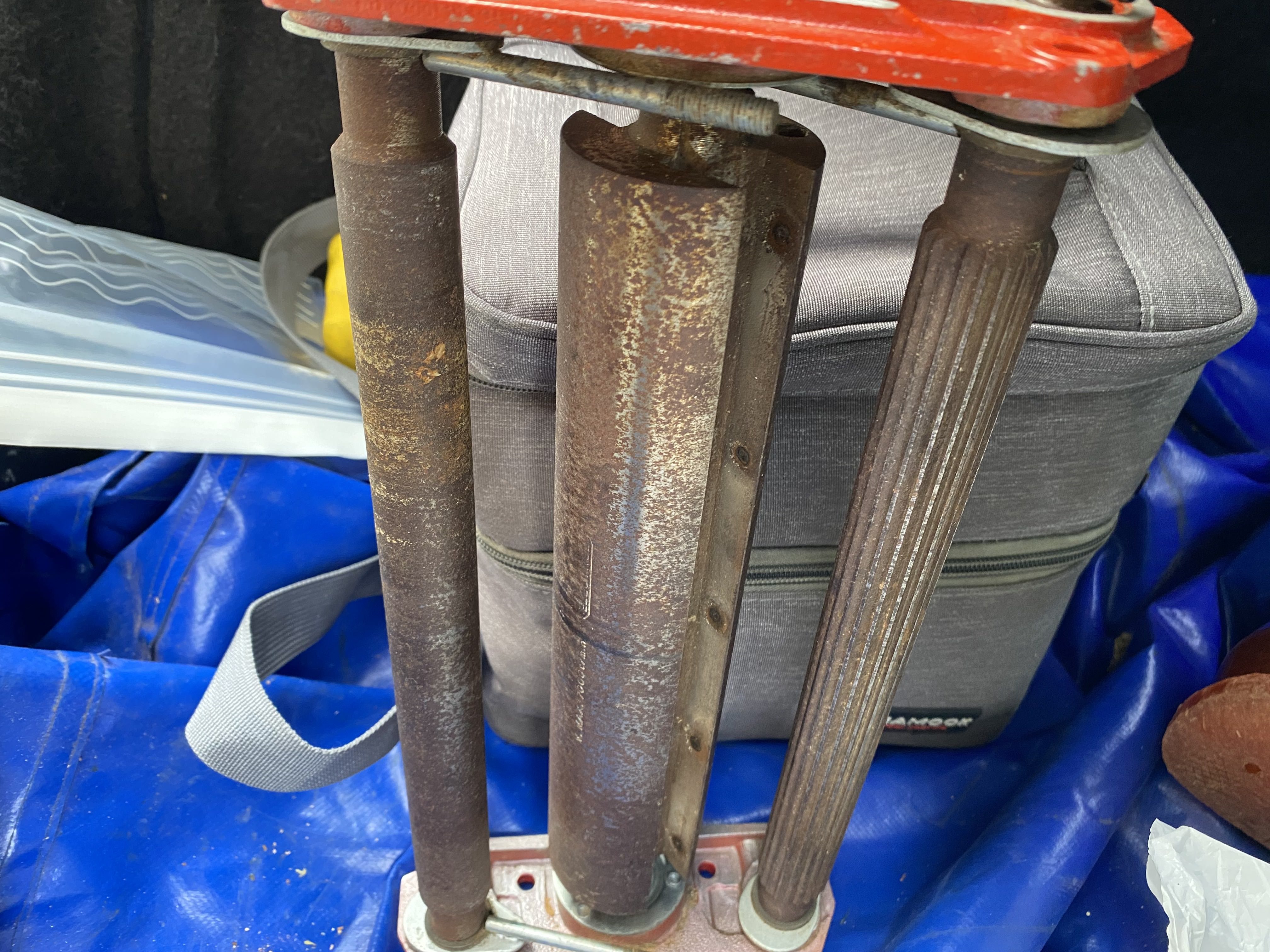 Reinserting Removing and reinserting bearings on planer/thicknesser cutter block ...