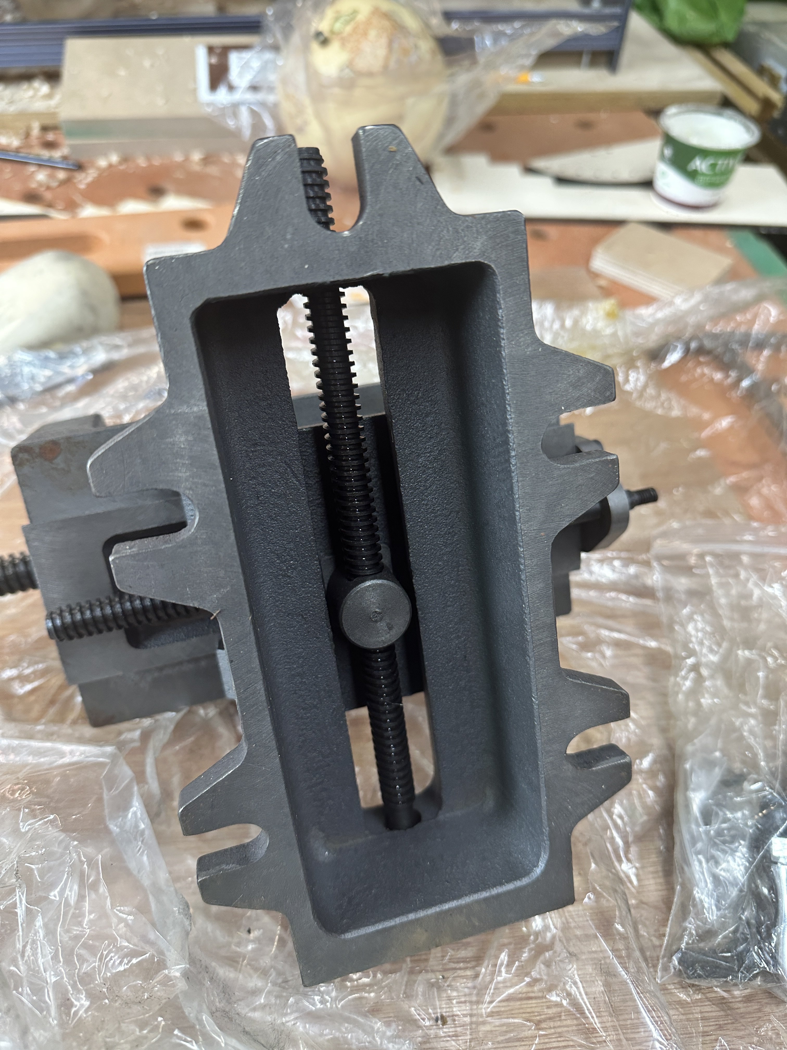 For Sale - AXMINSTER ENGINEER SERIES CROSS CLAMP VICE 953002 | UK Workshop