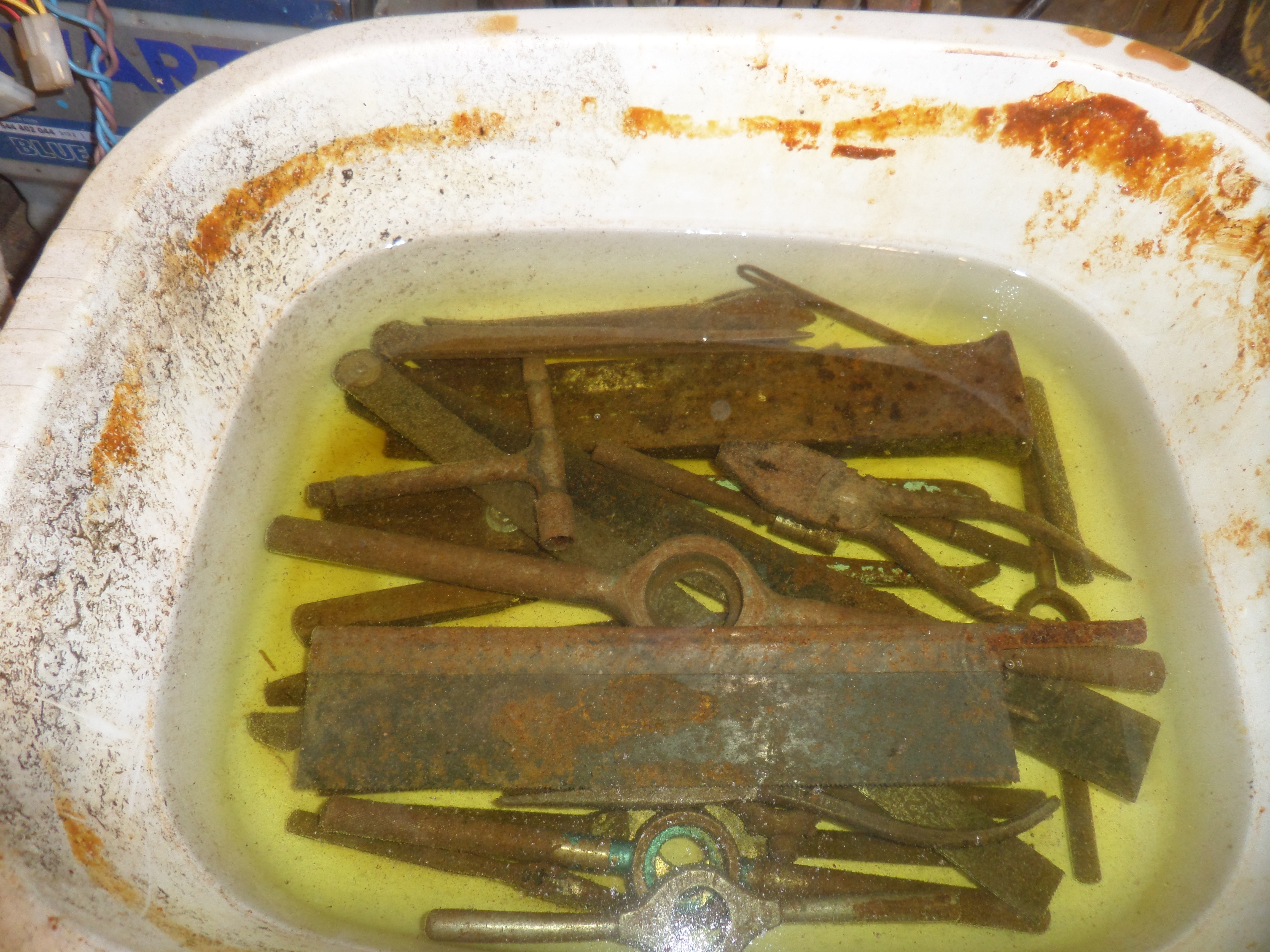 Rust removal from carving chisels | UK Workshop