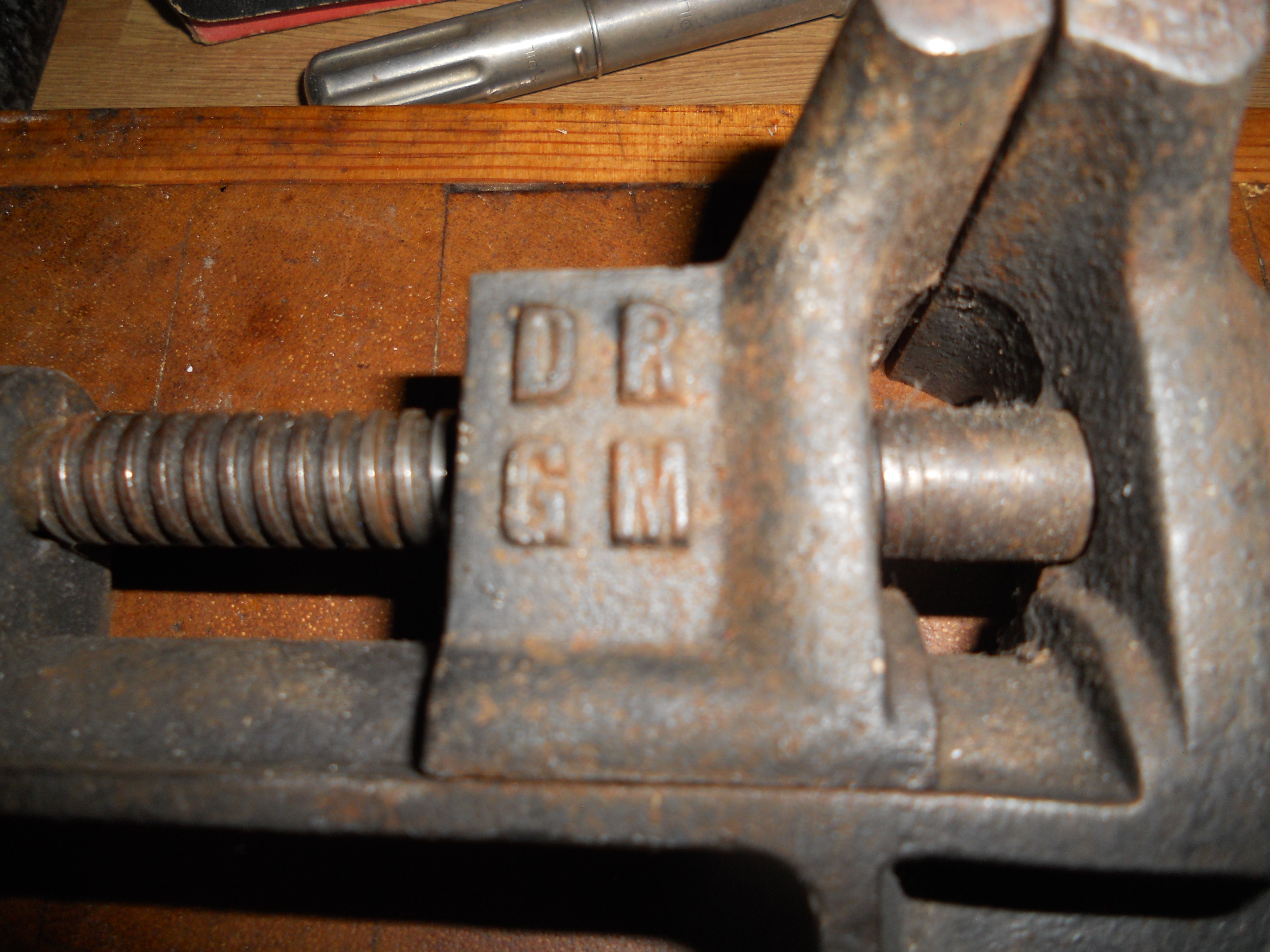 East German Vice brought back to life | UK Workshop