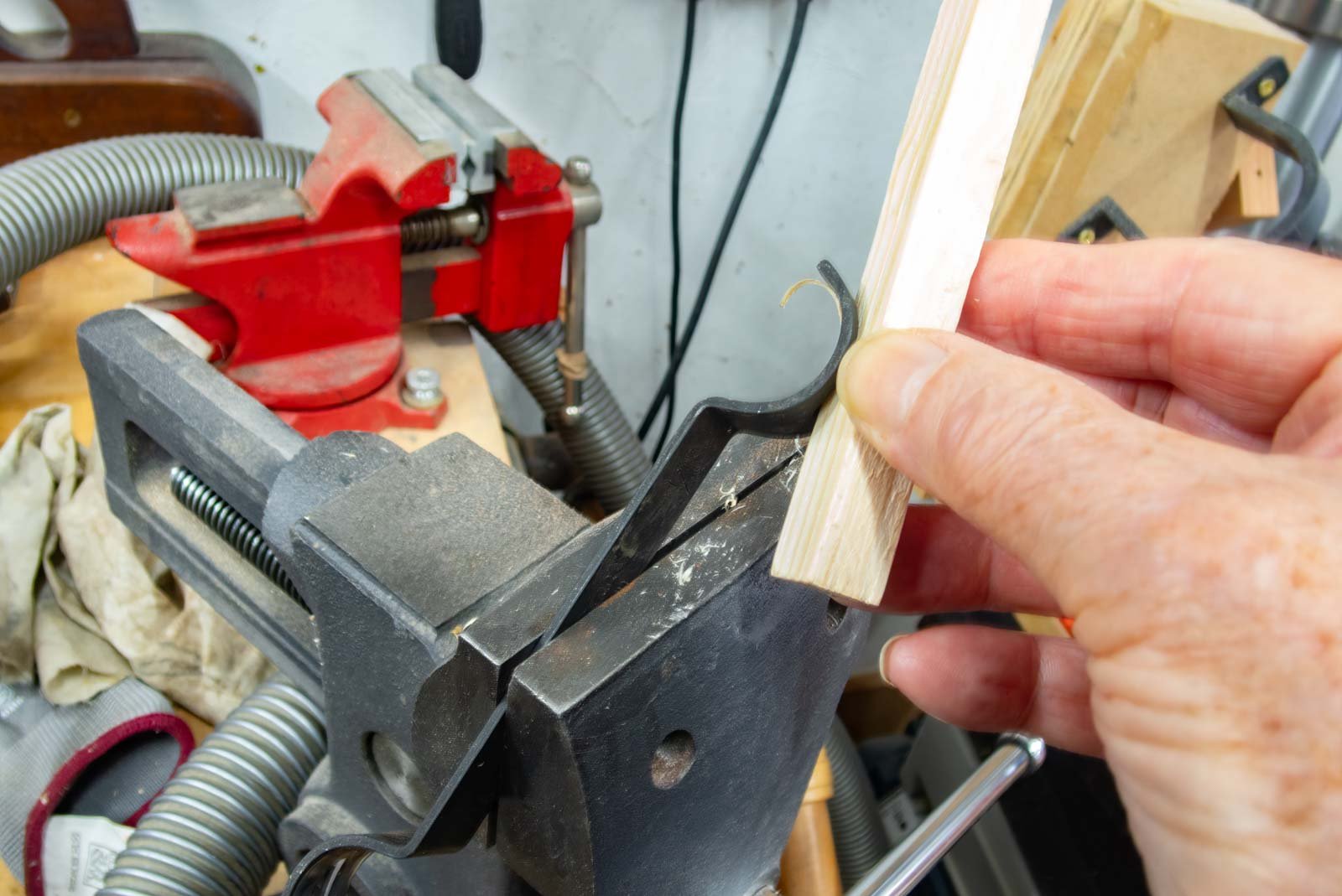 Best way to put a roundover on a small piece? | UK Workshop